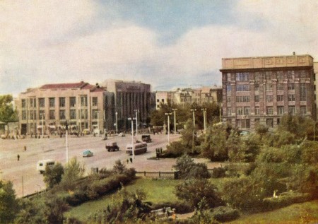 Почтовая открытка «Новосибирск. На площади Сталина».