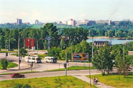 Фотография «Новосибирск. Вид на Октябрьскую пристань и набережную» Фото Е. Иванова. 1990-е годы.
