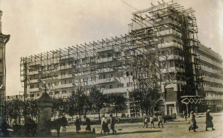Фотография «Отделка фасадов». 1934 год. // Сайт Новосибирск в фотозагадках: http://nsk-kraeved.ru/