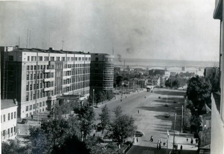 Фотография «Вид с балкона Дома с часами на площадь Свердлова». Конец 1950-х гг.