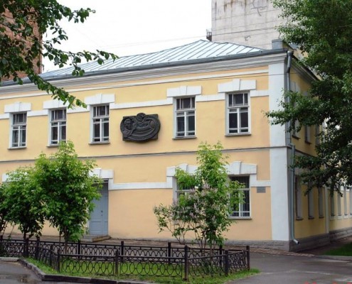 Фотография «Вид на здание с ул. Потанинской» Фото Е. Щукиной. 2007 год.